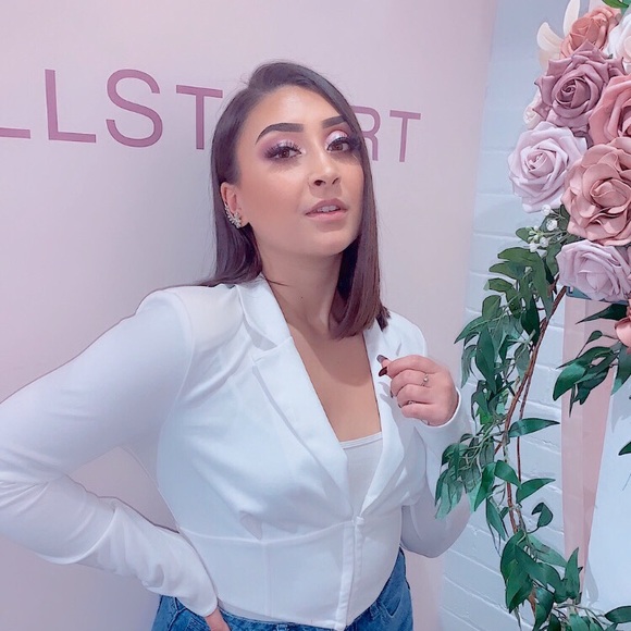 Meet your Posher, Concetta - Picture 1 of 1